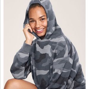 Victoria’s Secret PINK pullover sweatshirt